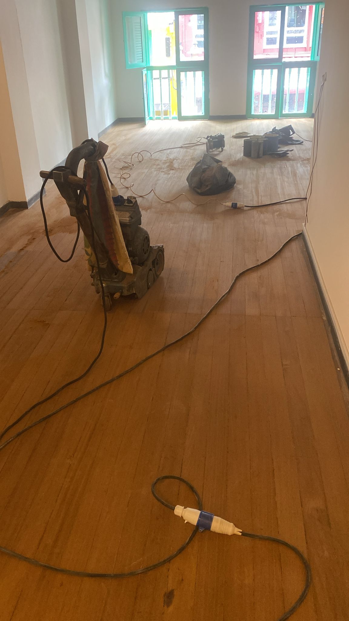 Parquet Flooring Varnishing